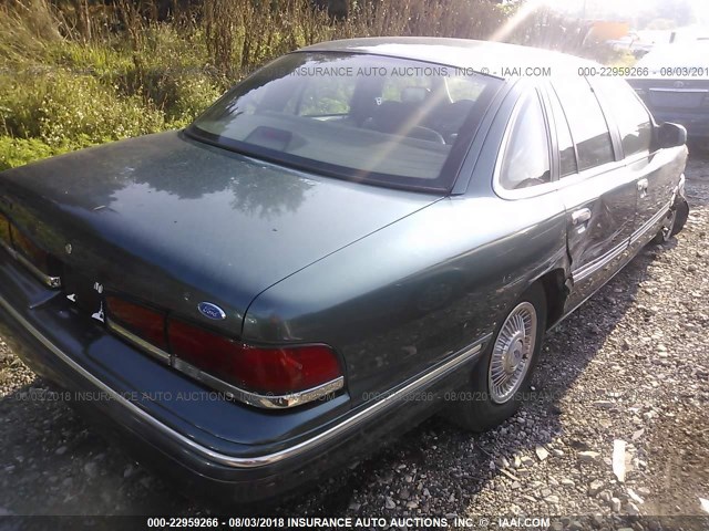 2FALP73W1SX101530 - 1995 FORD CROWN VICTORIA  GREEN photo 4