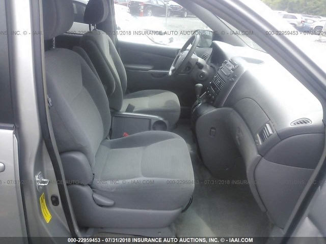 5TDZA23CX6S425110 - 2006 TOYOTA SIENNA CE/LE SILVER photo 5