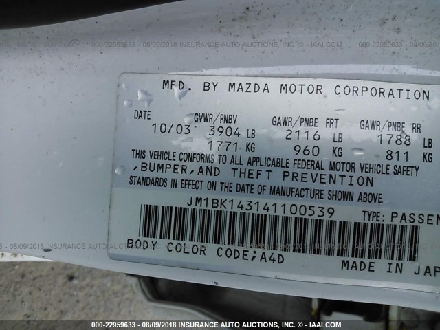 JM1BK143141100539 - 2004 MAZDA 3 HATCHBACK WHITE photo 9