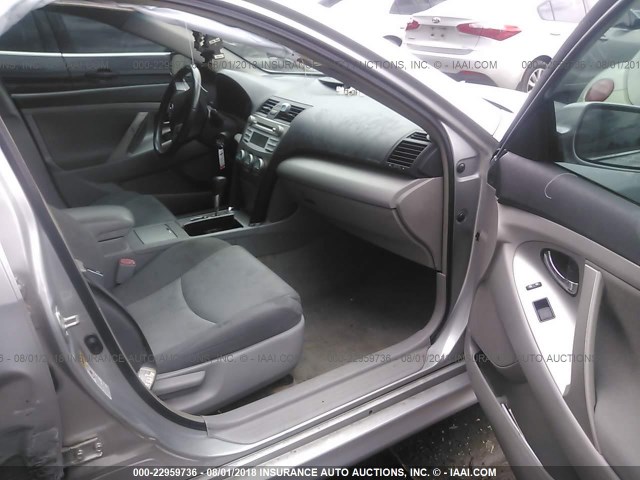 4T1BE46KX7U065365 - 2007 TOYOTA CAMRY NEW GENERAT CE/LE/XLE/SE SILVER photo 5