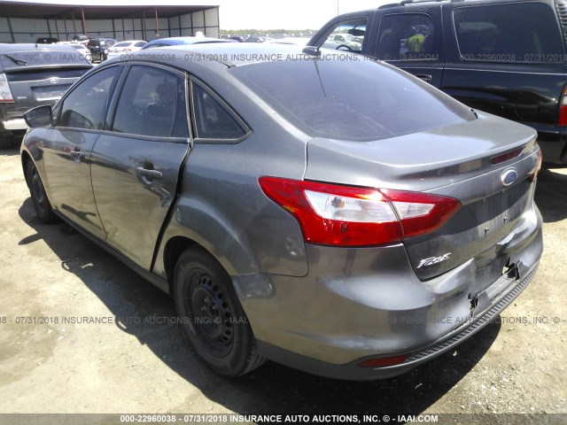 1FAHP3E26CL243301 - 2012 FORD FOCUS S GRAY photo 3