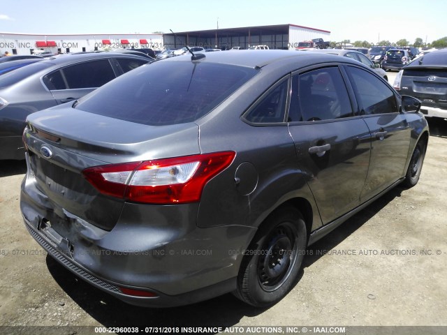 1FAHP3E26CL243301 - 2012 FORD FOCUS S GRAY photo 4