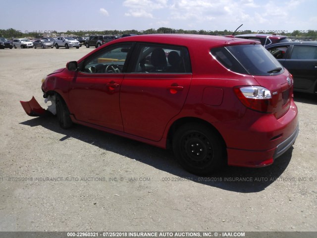 2T1KE40E29C009993 - 2009 TOYOTA COROLLA MATRIX S RED photo 3