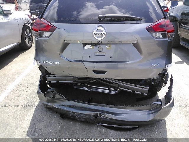 KNMAT2MT9JP589473 - 2018 NISSAN ROGUE S/SV GRAY photo 6