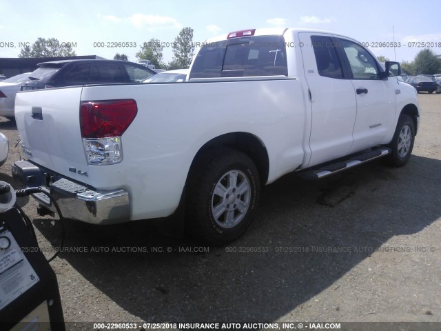 5TFUW5F18AX103429 - 2010 TOYOTA TUNDRA DOUBLE CAB SR5 WHITE photo 4