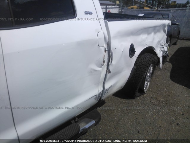 5TFUW5F18AX103429 - 2010 TOYOTA TUNDRA DOUBLE CAB SR5 WHITE photo 6