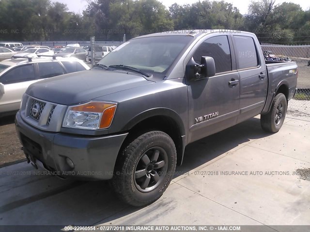 1N6BA0EC2FN513834 - 2015 NISSAN TITAN S/SV/SL/PRO-4X GRAY photo 2