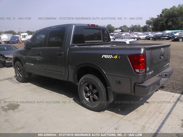 1N6BA0EC2FN513834 - 2015 NISSAN TITAN S/SV/SL/PRO-4X GRAY photo 3