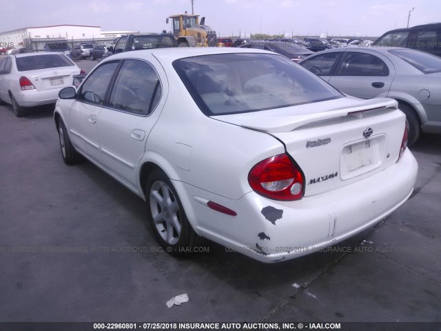 JN1CA31D1YT520069 - 2000 NISSAN MAXIMA GLE/GXE/SE WHITE photo 3