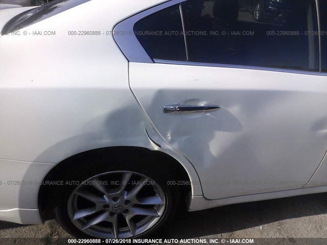 1N4AA5AP5BC863961 - 2011 NISSAN MAXIMA S/SV WHITE photo 6