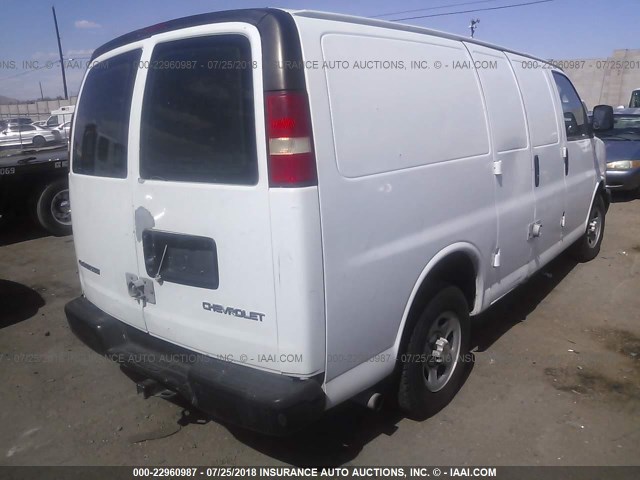 1GCFG15XX41187328 - 2004 CHEVROLET EXPRESS G1500  WHITE photo 4