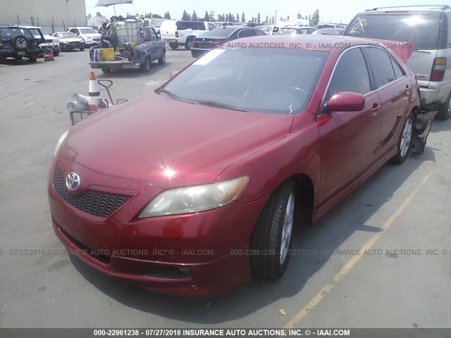 4T1BK46K27U052375 - 2007 TOYOTA CAMRY NEW GENERATION LE/XLE/SE RED photo 2