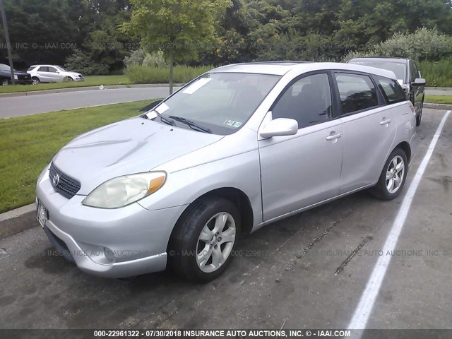 2T1KR32E35C364628 - 2005 TOYOTA COROLLA MATRIX XR SILVER photo 2