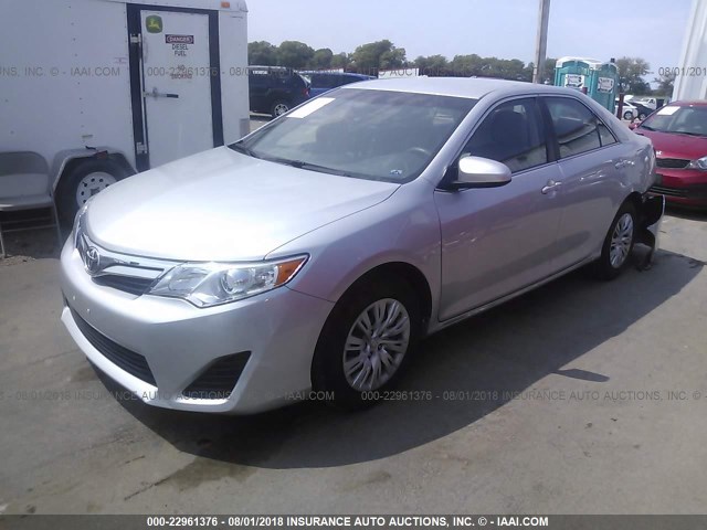 4T4BF1FK9CR255914 - 2012 TOYOTA CAMRY SE/LE/XLE 银色 照片 2
