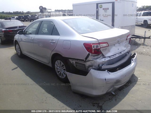 4T4BF1FK9CR255914 - 2012 TOYOTA CAMRY SE/LE/XLE 银色 照片 3