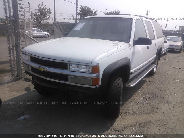 1GKGK26N8PJ717987 - 1993 GMC SUBURBAN K2500 WHITE photo 2