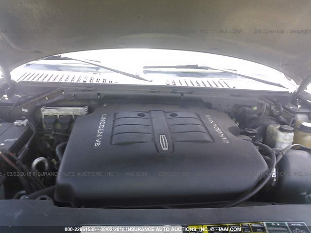 5LMFU27R44LJ28639 - 2004 LINCOLN NAVIGATOR 棕色 照片 10