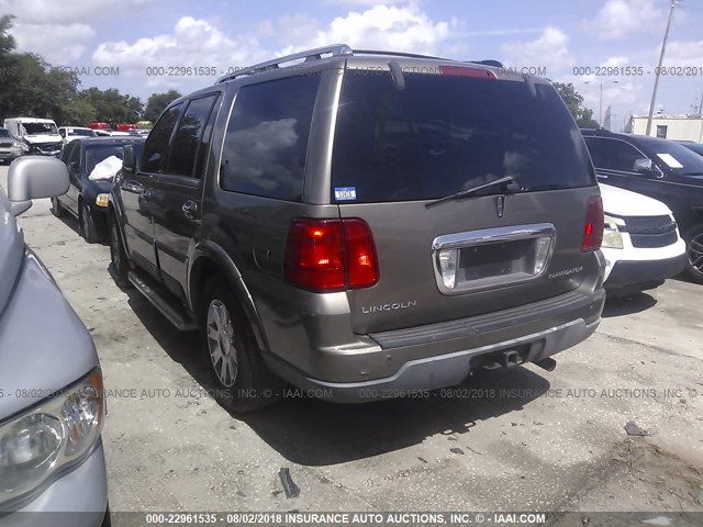 5LMFU27R44LJ28639 - 2004 LINCOLN NAVIGATOR 棕色 照片 3