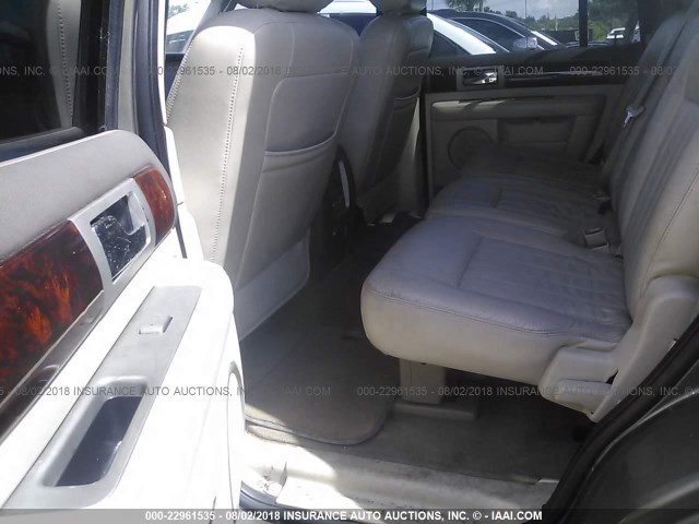 5LMFU27R44LJ28639 - 2004 LINCOLN NAVIGATOR 棕色 照片 8
