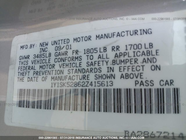 1Y1SK52862Z415613 - 2002 CHEVROLET GEO PRIZM LSI SILVER photo 9