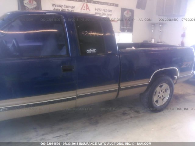 2GTEK19R5W1509957 - 1998 GMC SIERRA K1500 BLUE photo 6