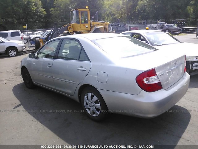 4T1BE32K33U260458 - 2003 TOYOTA CAMRY LE/XLE/SE Gümüş foto 3