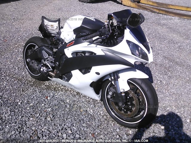 JYARJ16E2BA021793 - 2011 YAMAHA YZFR6 WHITE photo 1