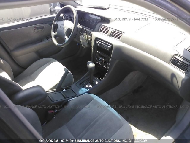 JT2BG22K0V0100758 - 1997 TOYOTA CAMRY LE/XLE TAN photo 5
