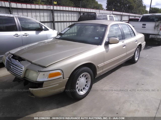 2FAFP74W8YX211348 - 2000 FORD CROWN VICTORIA LX GOLD photo 2