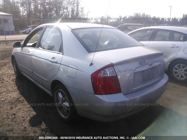 KNAFE121955140563 - 2005 KIA NEW SPECTRA LX/EX SILVER photo 3