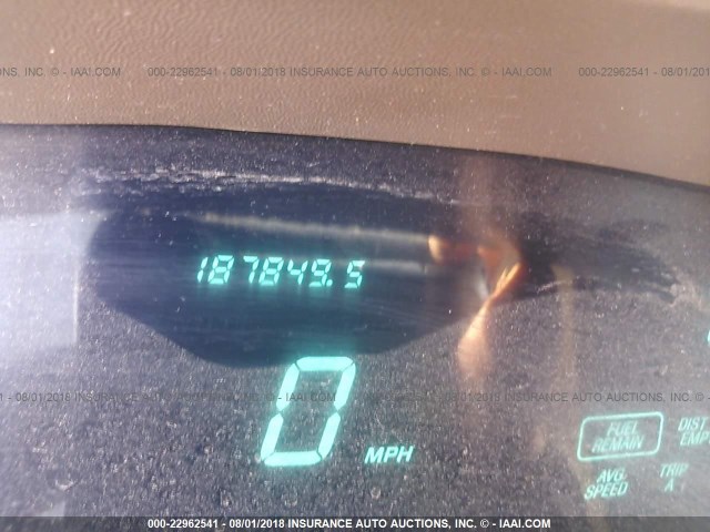 1LNLM81W0VY653757 - 1997 LINCOLN TOWN CAR EXECUTIVE WHITE photo 7