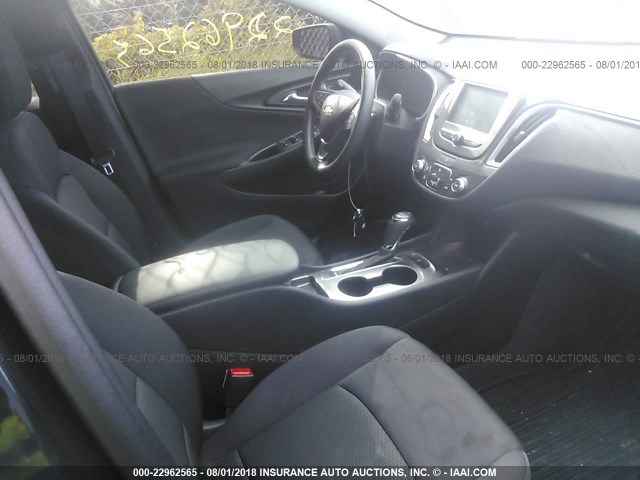 1G1ZB5ST6HF233081 - 2017 CHEVROLET MALIBU LS Qara foto 5