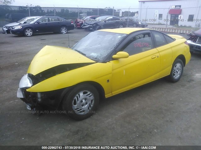 1G8ZY12751Z308157 - 2001 SATURN SC2 YELLOW photo 2