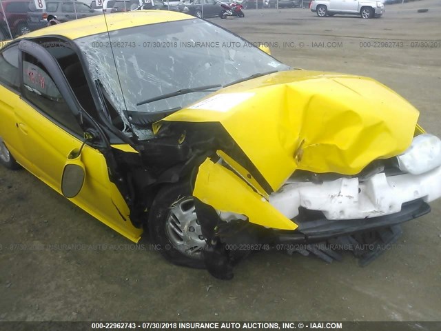 1G8ZY12751Z308157 - 2001 SATURN SC2 YELLOW photo 6