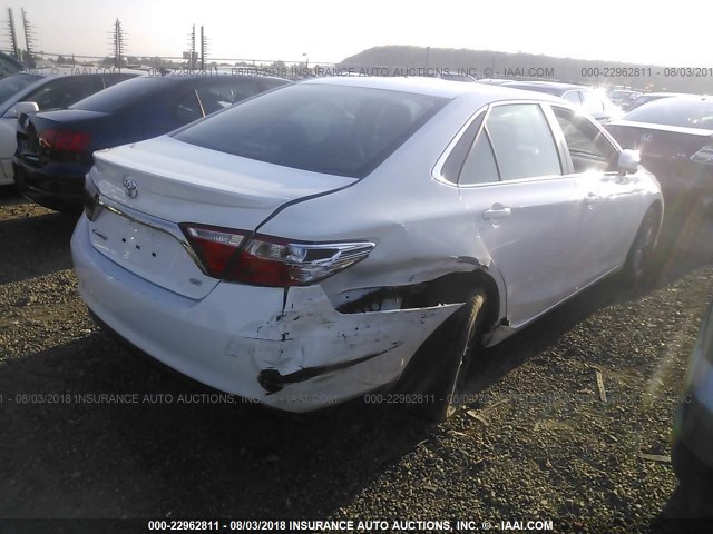 4T1BF1FK0HU270139 - 2017 TOYOTA CAMRY LE/XLE/SE/XSE 白色 照片 4
