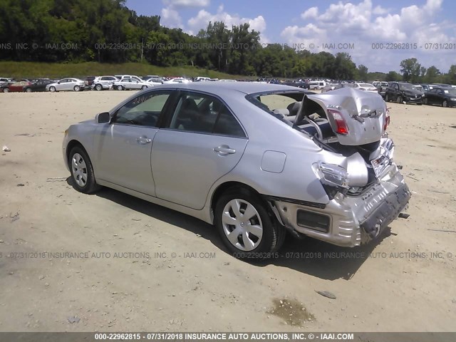 4T4BE46K59R079683 - 2009 TOYOTA CAMRY SE/LE/XLE SILVER photo 3