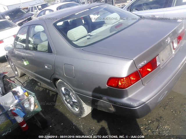 4T1BG22K11U106767 - 2001 TOYOTA CAMRY CE/LE/XLE თაფლისფერი ფოტო 3