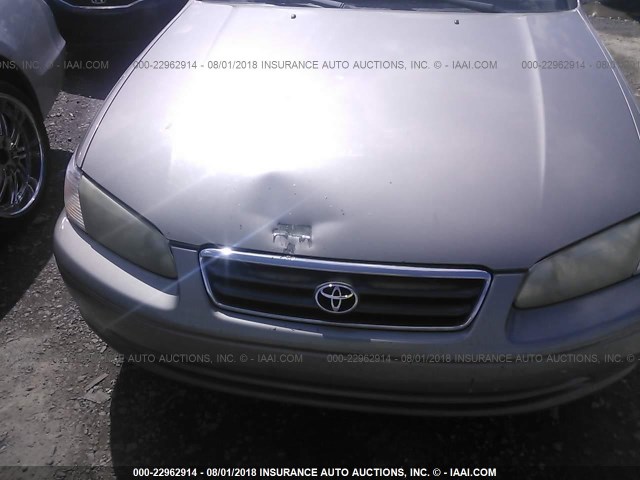 4T1BG22K11U106767 - 2001 TOYOTA CAMRY CE/LE/XLE თაფლისფერი ფოტო 6