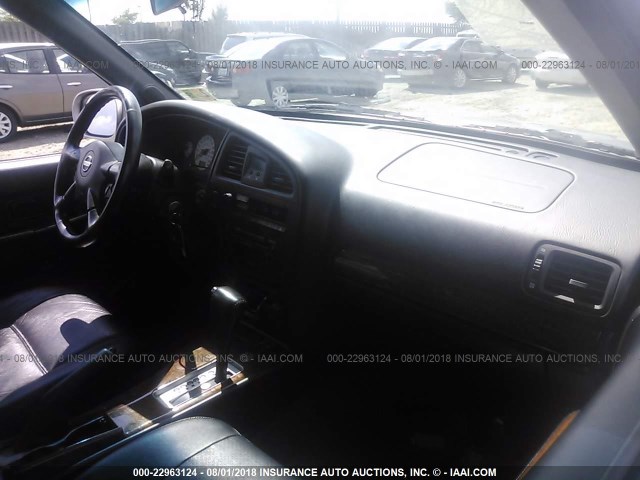 JN8DR09Y13W820058 - 2003 NISSAN PATHFINDER LE/SE SILVER photo 5