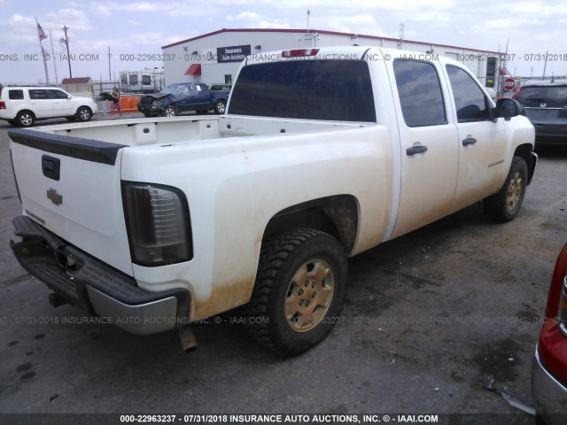 3GCEC13C47G553653 - 2007 CHEVROLET SILVERADO C1500 CREW CAB WHITE photo 4