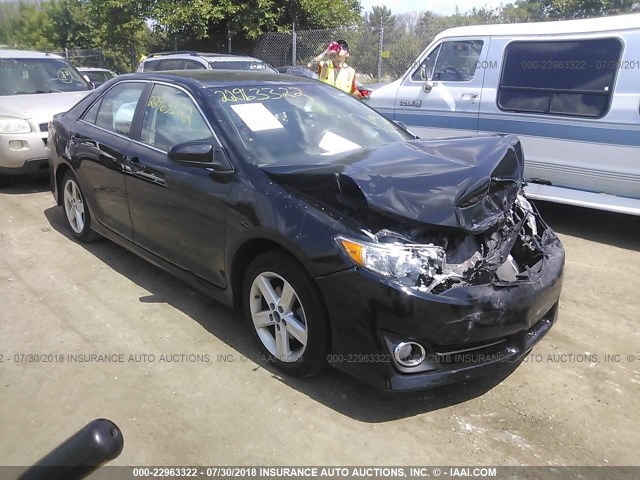 4T1BF1FK1EU791138 - 2014 TOYOTA CAMRY L/SE/LE/XLE შავი ფოტო 1