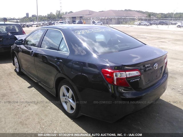 4T1BF1FK1EU791138 - 2014 TOYOTA CAMRY L/SE/LE/XLE შავი ფოტო 3