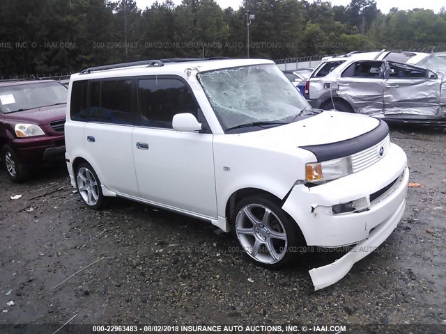 JTLKT324054027012 - 2005 TOYOTA SCION XB Weiß Foto 1