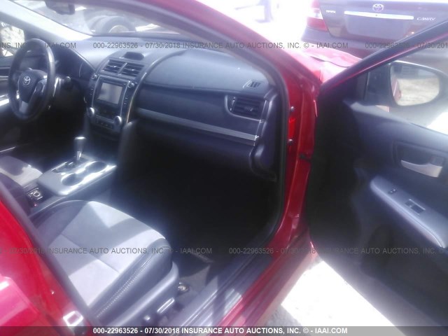 4T1BF1FK1CU566456 - 2012 TOYOTA CAMRY SE/LE/XLE წითელი ფოტო 5