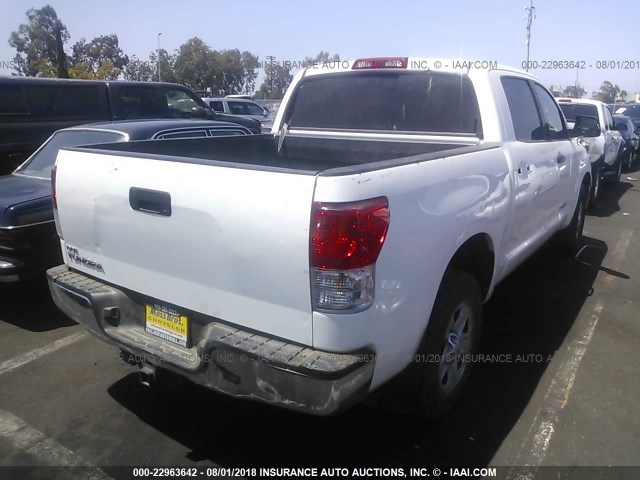 5TFEM5F16BX035630 - 2011 TOYOTA TUNDRA CREWMAX SR5 WHITE photo 4