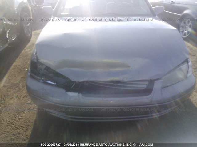 JT2BF22K9W0109933 - 1998 TOYOTA CAMRY CE/LE/XLE 灰色 照片 6
