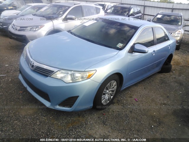 4T4BF1FK4DR293214 - 2013 TOYOTA CAMRY L/SE/LE/XLE 蓝色 照片 2