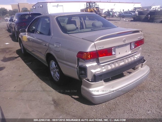 JT2BF22K110316485 - 2001 TOYOTA CAMRY CE/LE/XLE GOLD photo 3