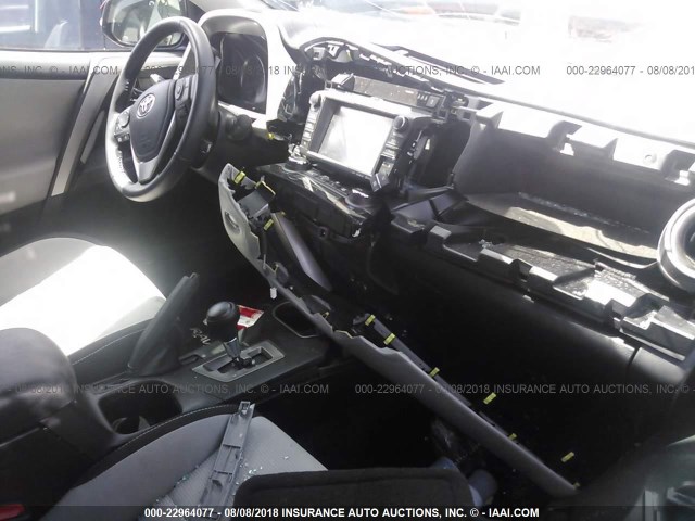 2T3WFREV4JW450779 - 2018 TOYOTA RAV4 ADVENTURE/XLE 栗色 照片 5