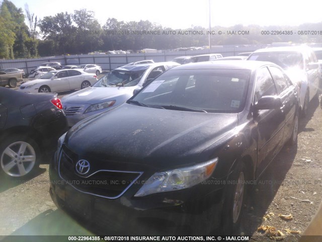 4T4BF3EK1BR090985 - 2011 TOYOTA CAMRY SE/LE/XLE შავი ფოტო 2